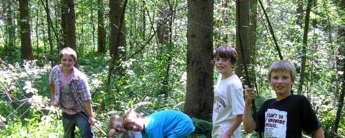 kids remove invasives